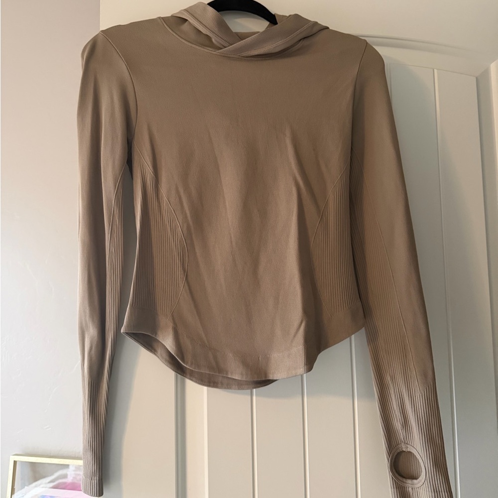 Workout pullover